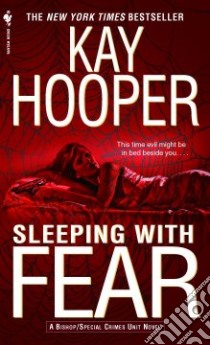 Sleeping With Fear libro in lingua di Hooper Kay