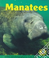 Manatees libro in lingua di Staub Frank J.
