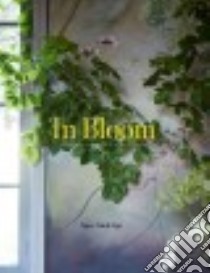 In Bloom libro in lingua di Ngo Ngoc Minh