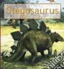Stegosaurus libro in lingua di Riggs Kate