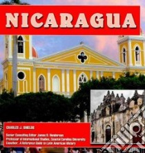 Nicaragua libro in lingua di Shields Charles J.