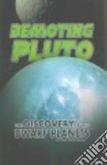 Demoting Pluto libro in lingua di Kortenkamp Steve