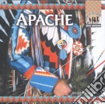 The Apache libro in lingua di Gaines Richard M.