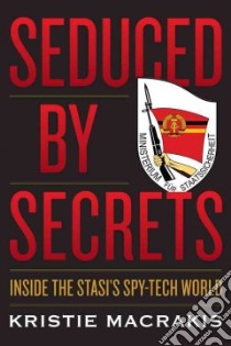 Seduced by Secrets libro in lingua di MacRakis Kristie