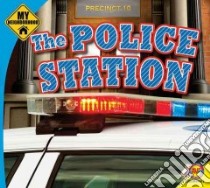 The Police Station libro in lingua di Carr Aaron