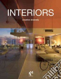 Interiors / Interiores libro in lingua di De Haro Fernando, Fuentes Omar
